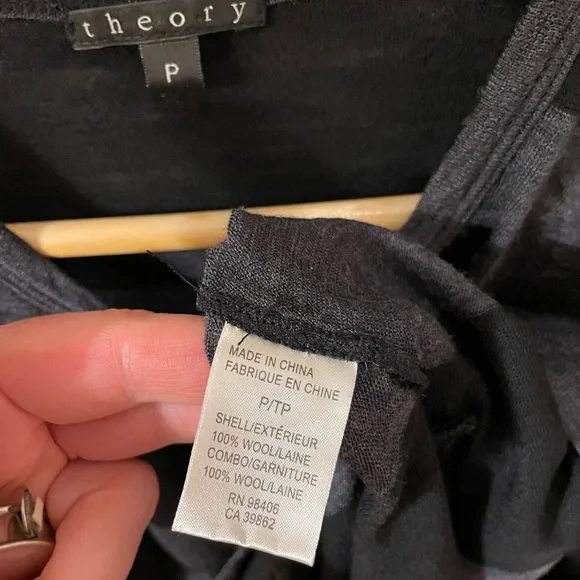 [s] THEORY Sweater shirt wool sheer striped v-neck black grey long sleeve - Picture 7 of 8
